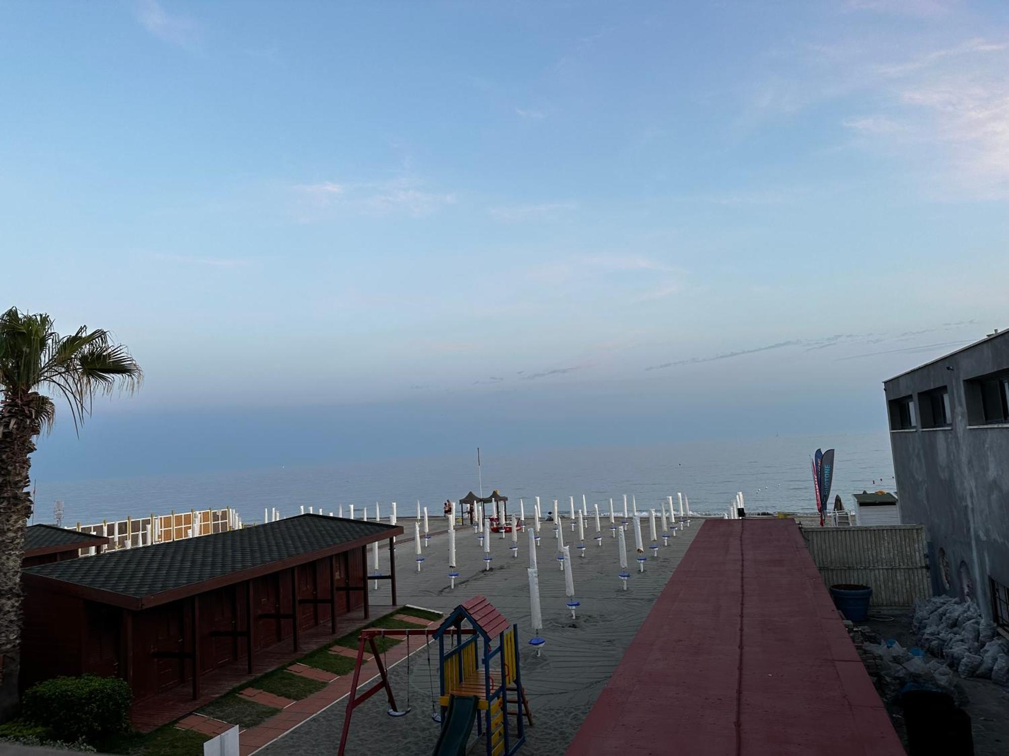 Penthouse Salus Sea View Terrace Apartment ลิโด ดิ ออสเตีย ภายนอก รูปภาพ